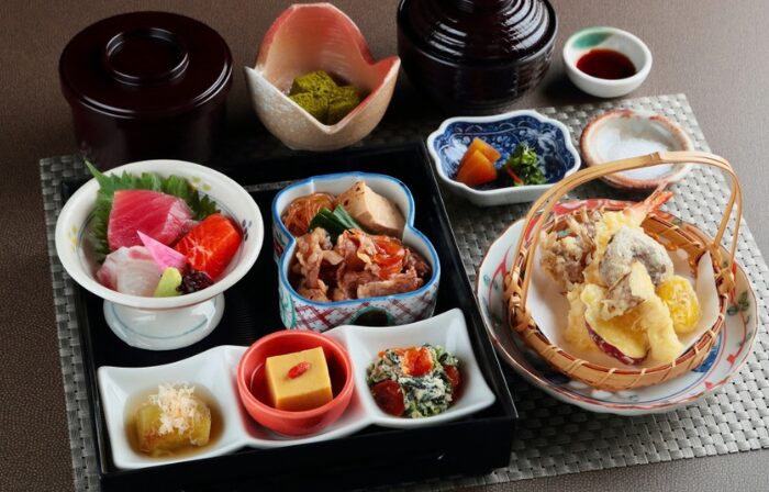 近鉄奈良駅すぐ！月日亭の「秋御膳」大和牛と秋の味覚を満喫（10/1〜11/30）