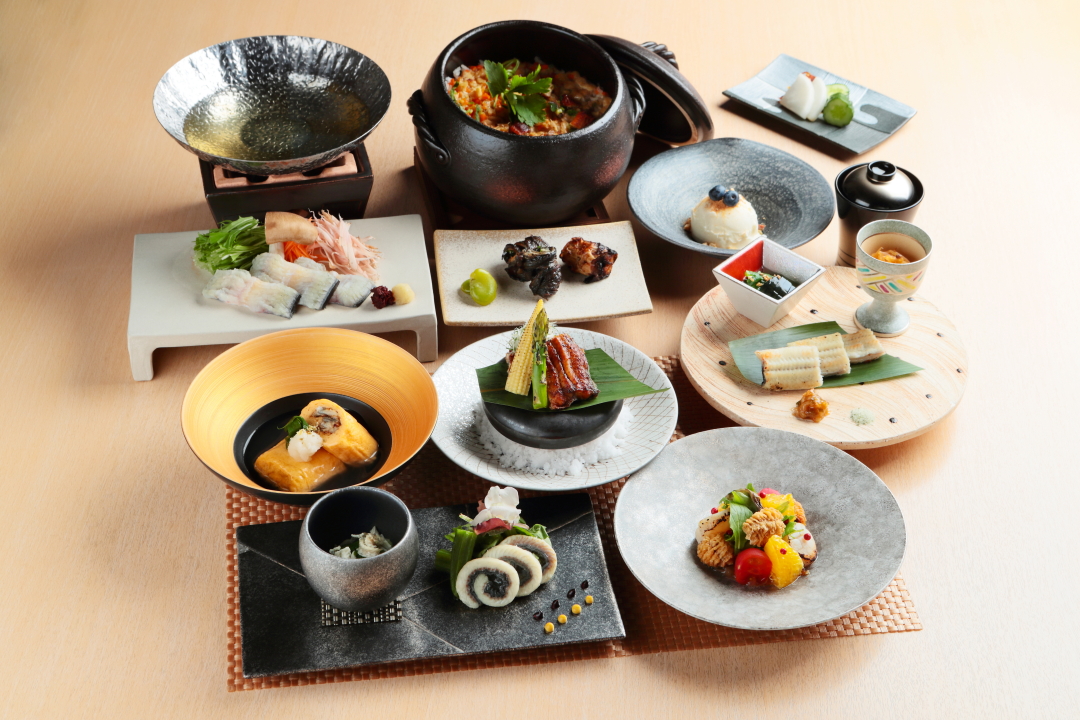 ならまちの完全予約制レストラン「蔵乃間」で味わう江戸川の鰻づくしコース